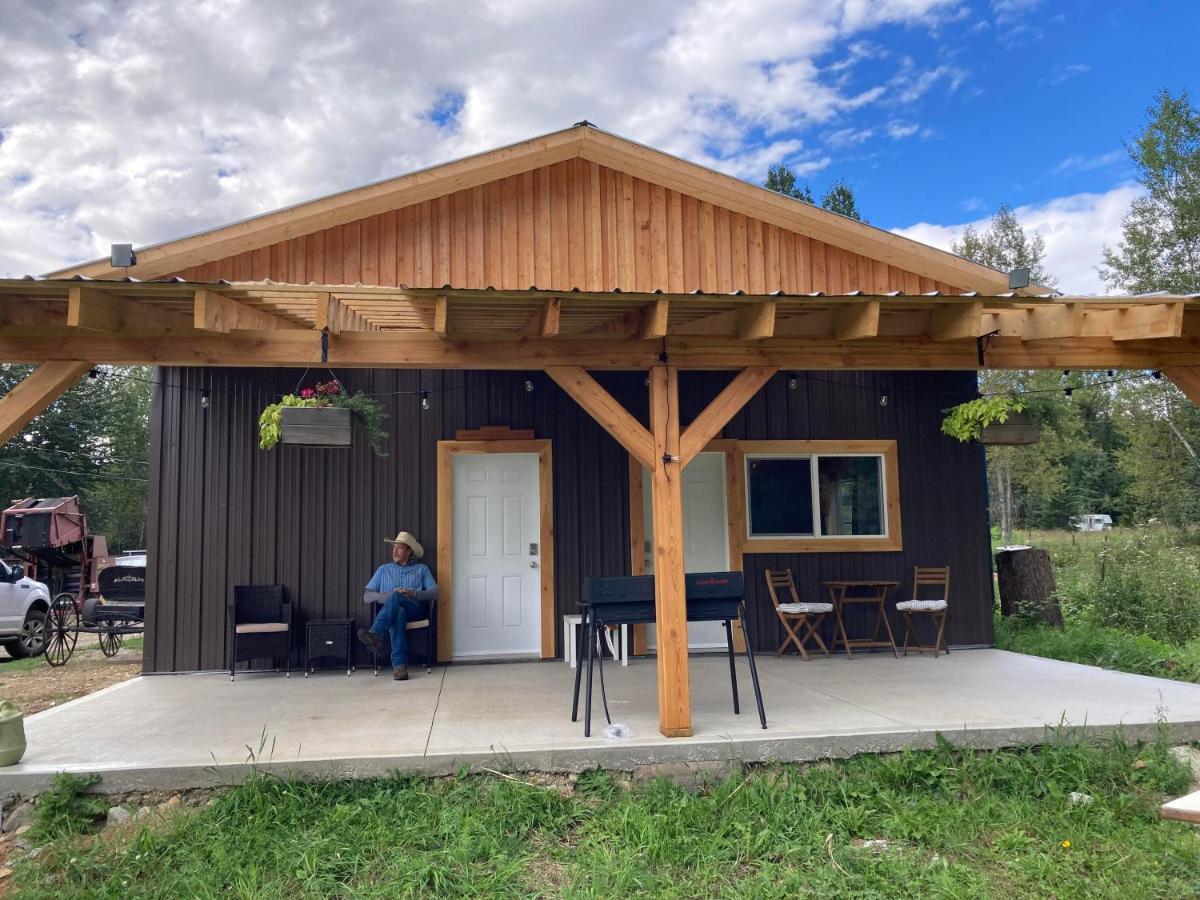 Battle Creek Ranch, Wells Gray Park Farm stay Clearwater